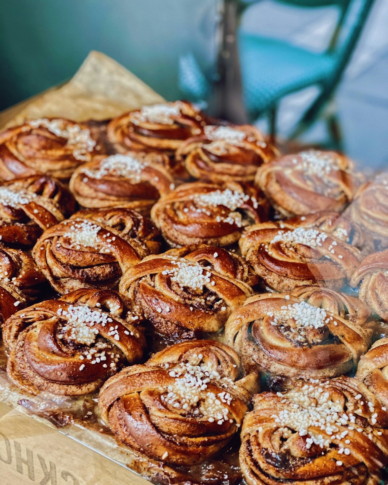A tray of cardamom knots with pearl sugar